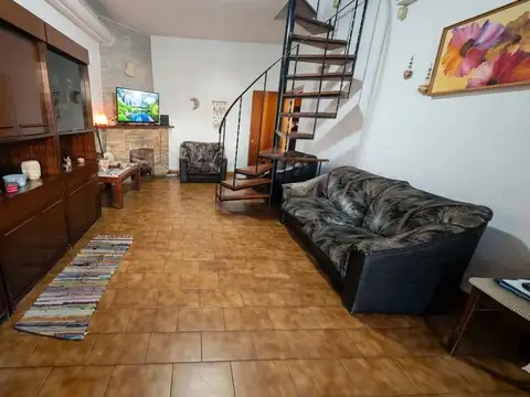 Casa 6 ambientes con 3 baños