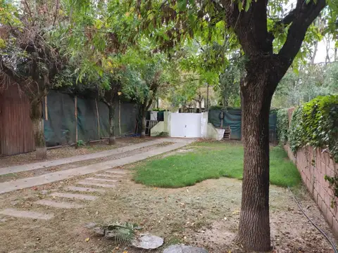 Casa 5 ambientes con 1 baño