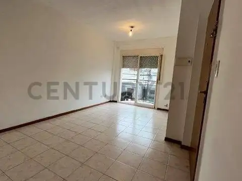 Venta departamento 2 ambientes c/balcón Caseros