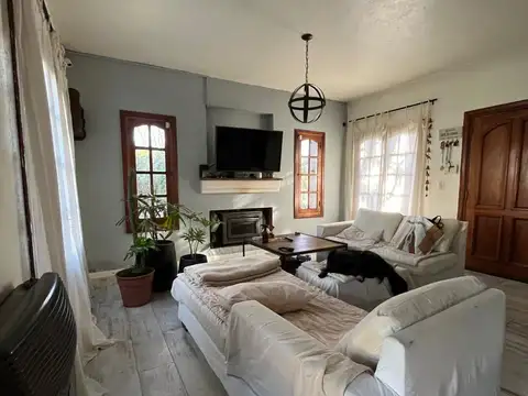 Casa lote 20x30 - 3 ambientes c/ fondo y pileta