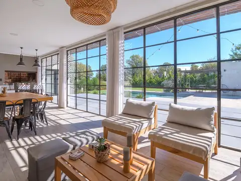 Casa en venta en Cerrito Colorado tres dormitorios.