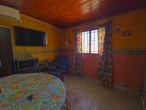 Casa 4 ambientes con 1 baño