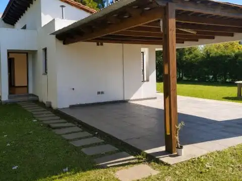 Casa en Alquiler en Fisherton, Rosario