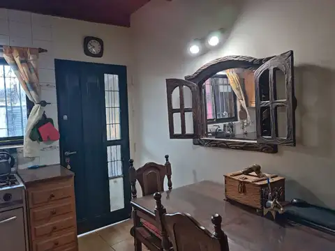 CASA EN VENTA LA PLATA 2 DORMITORIOS