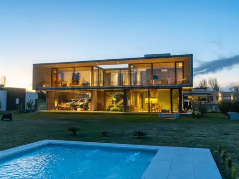 CASA EN VENTA EN AREA 60 LA VICTORIA