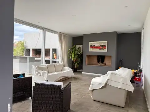 Casa en Alquiler de 3 dormitorios
