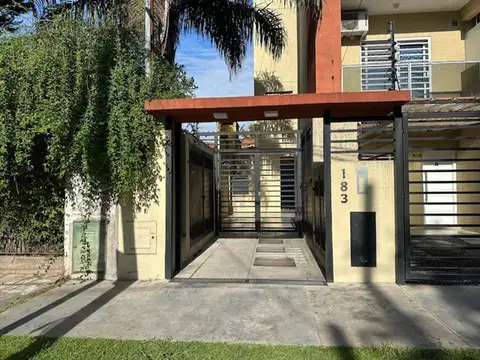 Casa triplex a la venta