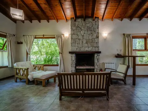 Casa 3 ambientes con 2 baños