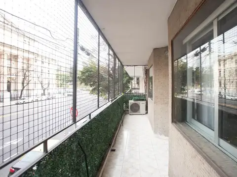 4 AMBIENTES al fte 2 baños excel categoria y ubicacion