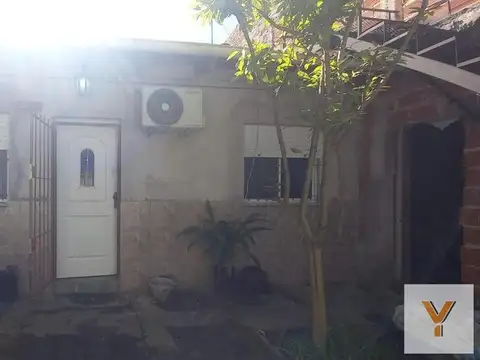 Casa 7 ambientes con 2 baños
