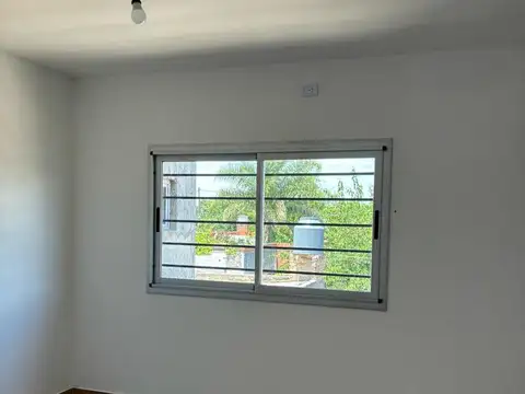 Depto Tipo Casa en Alquiler de 2 dormitorios