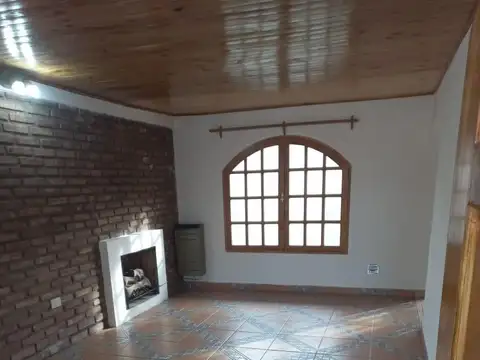 Casa venta en Los Antiguos 3 dormitorios 2 baños con patio cochera