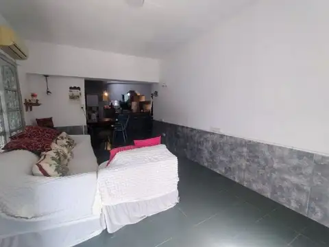 Depto Tipo Casa en Venta con 1 cocheras