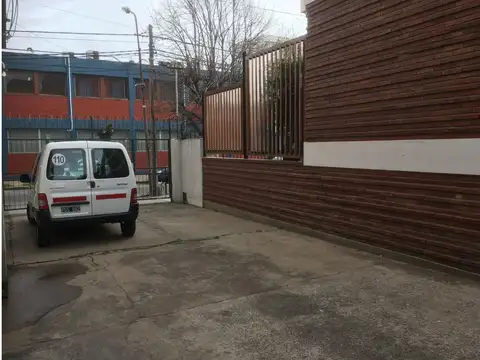 Varias cocheras en venta. Cubiertas, descubiertas y dobles.