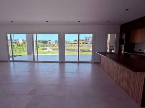 VENTA CASA 5 AMB RIBERAS PUERTOS A ESTRENAR PILETA