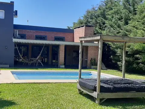 Venta Casaquinta 1.643 m², Cumelen, San Nicolas