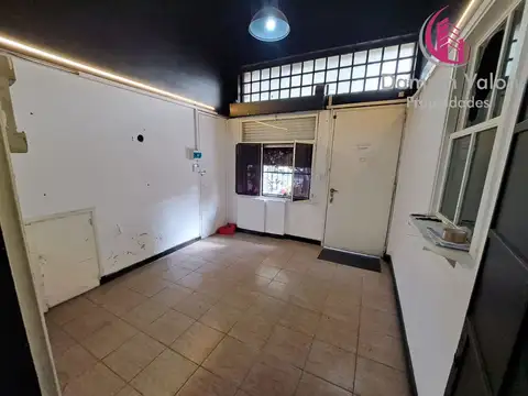 GRAN GALPON CON ENTRADA DE CAMIÓN Y OFICINA CON ENTRADA INDEPENDIENTE