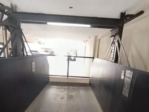 Juana Azurduy 2500, Piso 0