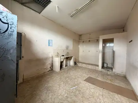 LOCAL / DEPÓSITO EN ALQUILER – 1.200 m² V. ALSINA