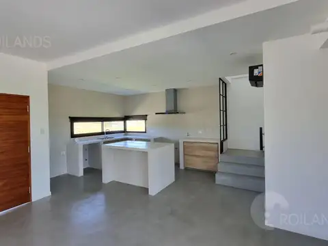 Casa 4 ambientes con 3 baños