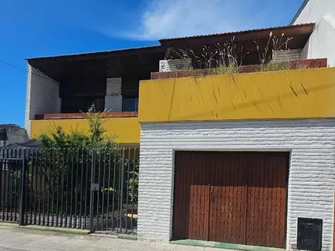 Casa 4 ambientes en Castelar Sur APTA CREDITO BANCO NACION