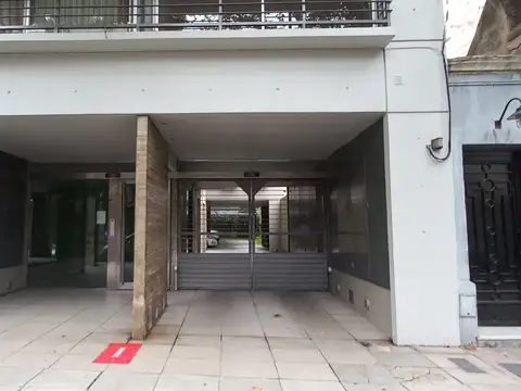 M Zapata 100, Piso 1