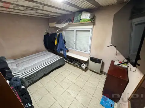 Casa 5 ambientes con 1 baño
