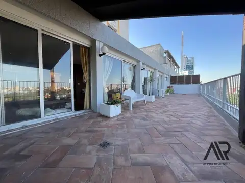 Venta Apartamento penthouse 3 Dormitorios En Tres Cruces Mas Servicio y Garaje