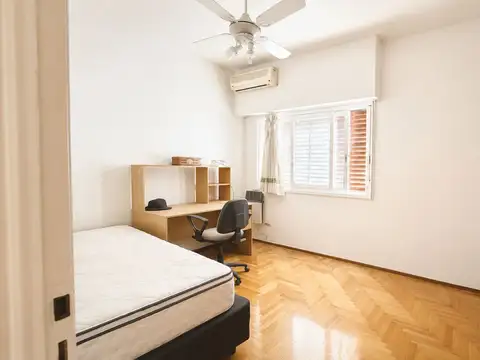 Casa 6 ambientes con 2 baños