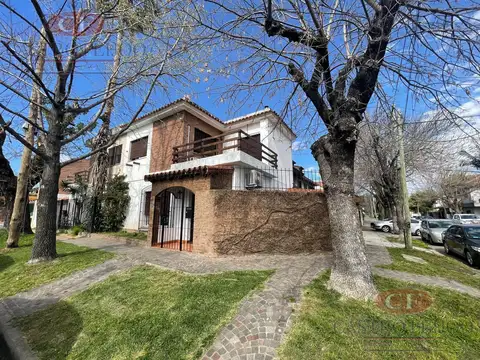 Chalet 4 Ambientes en Martínez – Juncal y Fray Luis Beltrán – Excelente Ubicación
