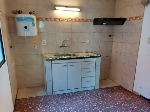 VENTA EN BLOQUE: VIVIENDA + DEPARTAMENTOS+ GALPON EN CIUDAD DE MENDOZA