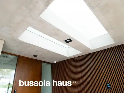 Casa 7 ambientes con 5 baños