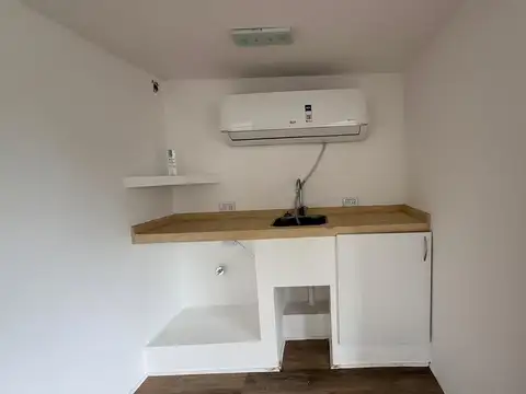 OFICINA COMERCIAL EN LA LUCILA VICENTE LÓPEZ