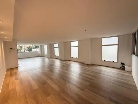 OFICINA COMERCIAL EN LA LUCILA VICENTE LÓPEZ