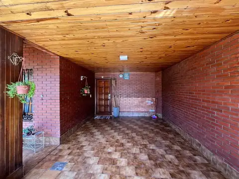 CASA 4 AMB TERRAZA COCHERA LOMAS DE ZAMORA