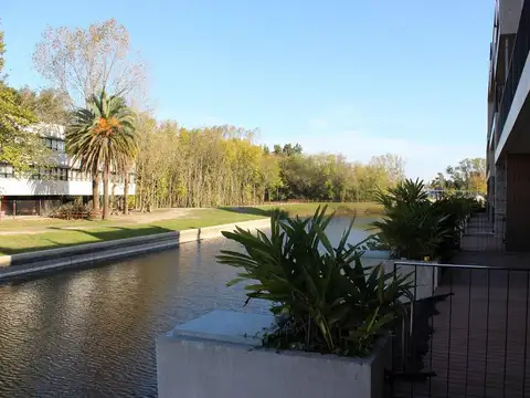 Departamento 4 ambientes con 3 baños