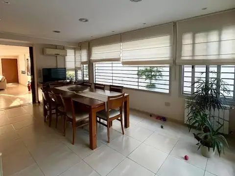 Casa 4 ambientes con 4 baños
