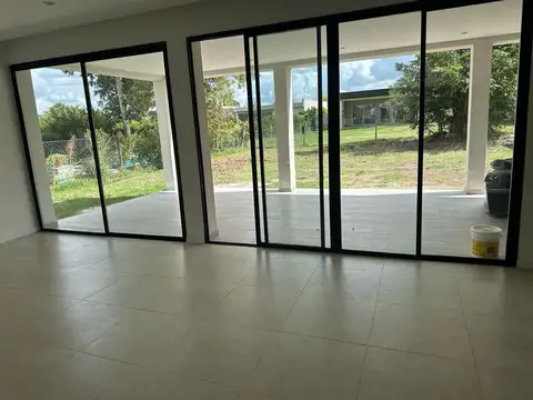Casa en Venta en Pilar del Este - Santa Elena, USD 225.000