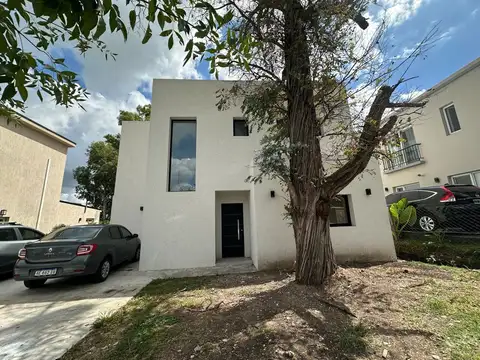 Casa  en Venta en Santa Elena, Pilar, G.B.A. Zona Norte