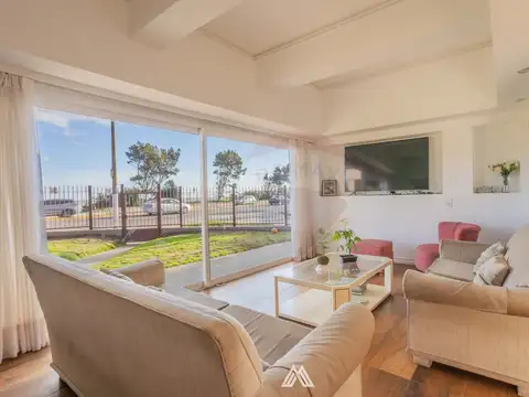 Residencia exclusiva  en  Rambla de  Punta  Gorda
