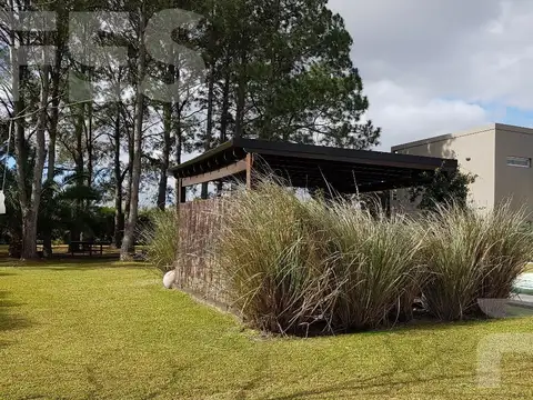 CASA EN VENTA APTO CRÉDITO EN FINCAS DE SAN VICENTE ESPECTACULAR PARQUE CON BOSQUE PROPIO