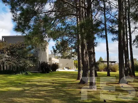 CASA EN VENTA APTO CRÉDITO EN FINCAS DE SAN VICENTE ESPECTACULAR PARQUE CON BOSQUE PROPIO
