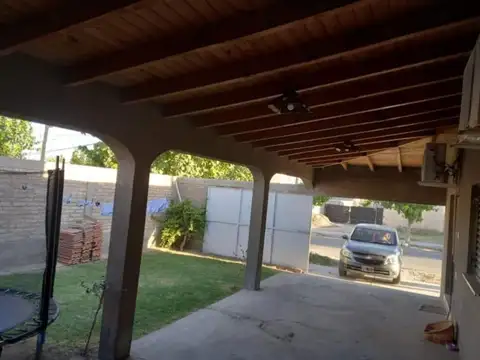 Casa 6 ambientes con 1 baño