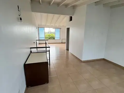 Oficina en Alquiler con 3 cocheras