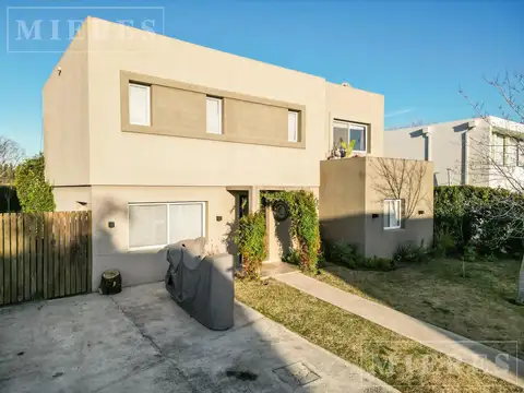 Casa en venta sobre lote interno, La Comarca Bancalari