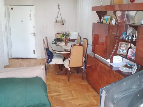 av jujuy 400, Piso 5