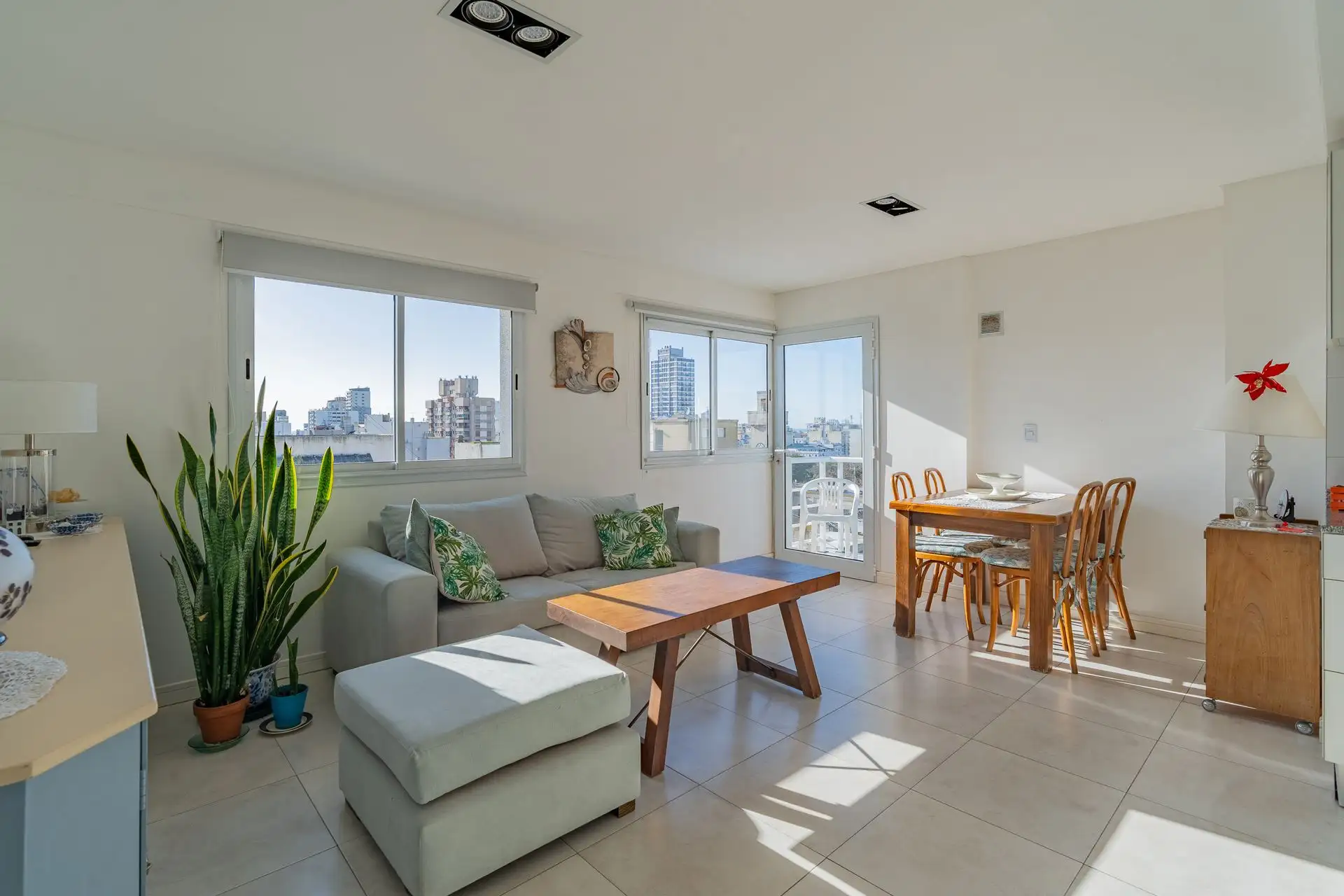 VENTA DEPARTAMENTO 2 AMBIENTES CENTRO COCHERA