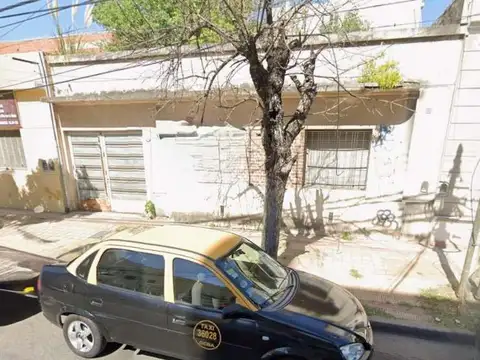 CASA A RECICLAR  IDEAL EMPRENDIMIENTO- MORON CENTRO