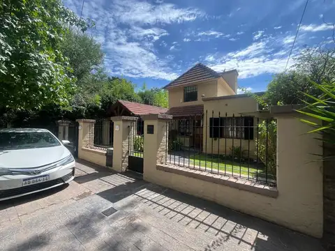 APTA CREDITO Venta de Casa 4 Amb. Parque Leloir, ituzaingo