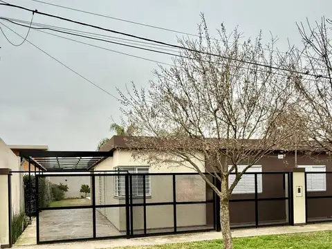 2 CASAS CON PILETA EN VENTA! VILLA AMELIA